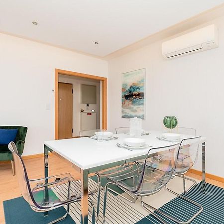 Modern Deco Apartment With Balcony Лиссабон Экстерьер фото